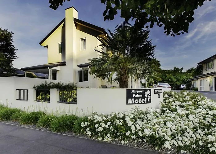 Airport Palms Motel