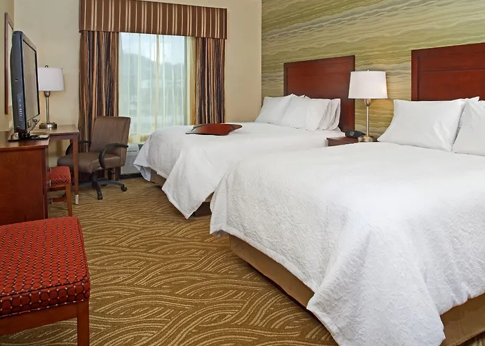 Hampton Inn & Suites Pittsburgh Waterfront West Homestead
