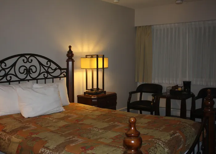 The Classic Horseshoe Bay Motel