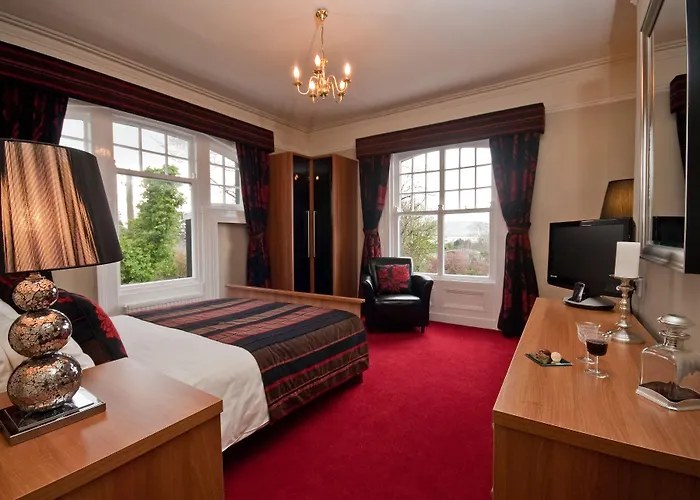 Oyo Rayanne House Guest Accommodation Holywood 
