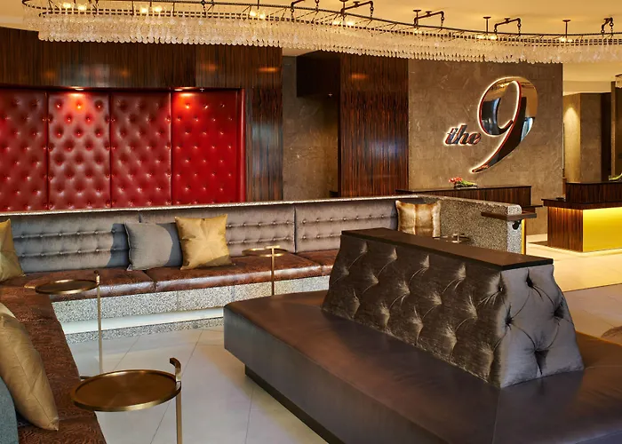 Metropolitan At The 9, Autograph Collection