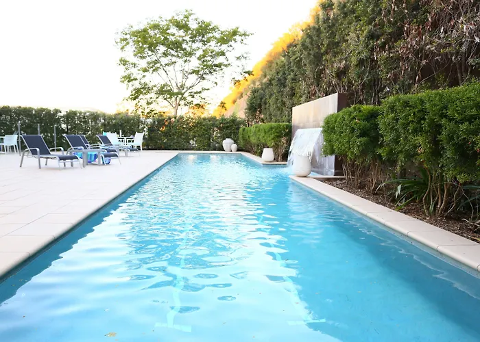Springfield Lakes Boutique Hotel