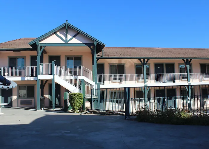 Best Whittier Inn