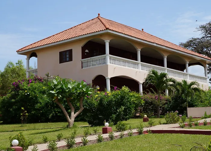 Lemon Creek Hotel Resort Bijilo