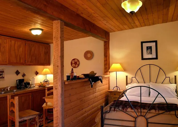 The Maverick Inn Alpine