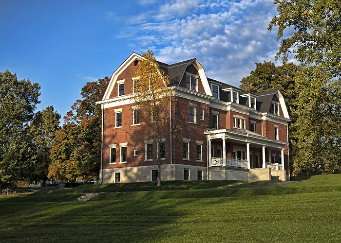 Inns Of Aurora Resort & Spa