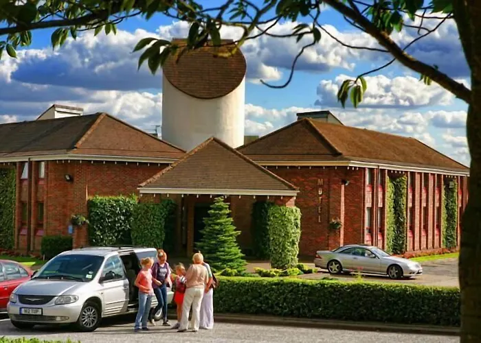 Damon'S Hotel