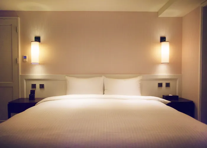 Inn By The Village Taitung