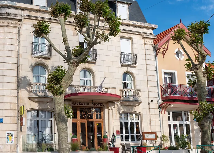 Logis Hotel Majestic Chatelaillon Plage - La Rochelle