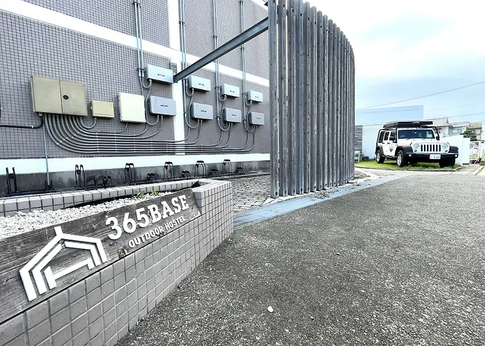 365Base Outdoor Hostel