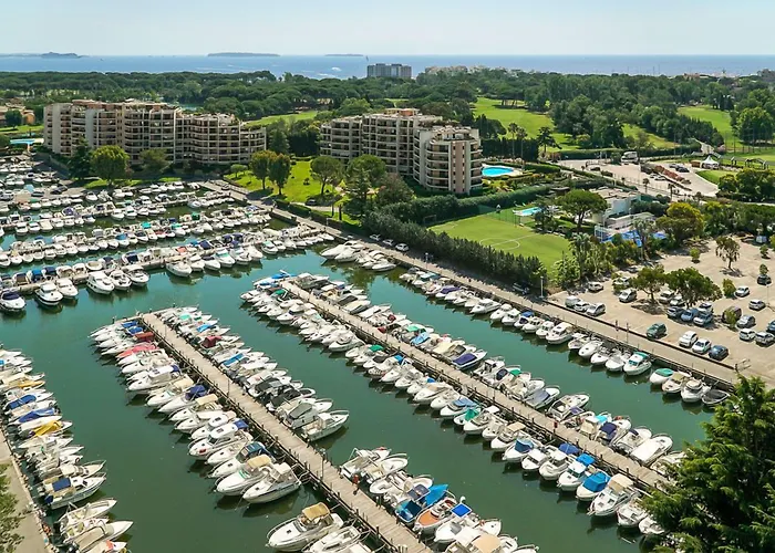 Cannes Marina Appart Hotel Mandelieu