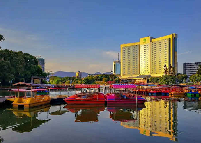 Fuzhou Lakeside Hotel