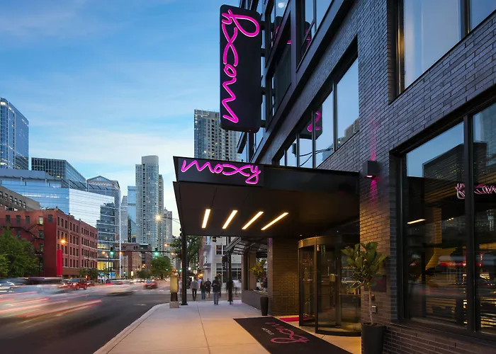 Moxy Chicago Downtown