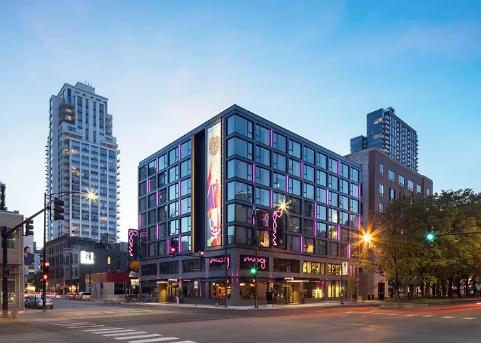 Moxy Chicago Downtown