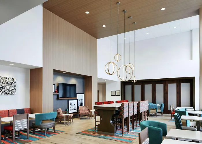 Hampton Inn & Suites Chicago/Waukegan