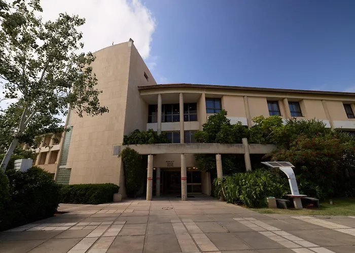 Shefayim Kibbutz Hotel