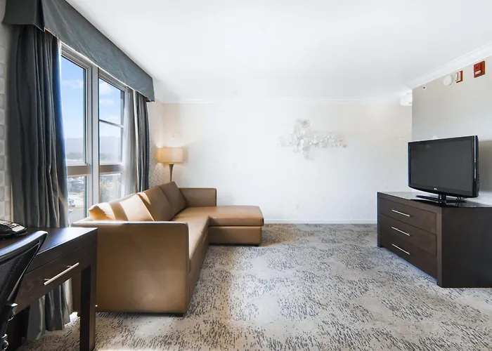Sandman Hotel & Suites Kelowna