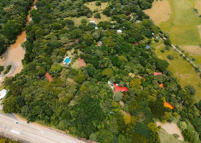Hacienda La Pacifica Eco-Lodge