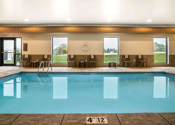 Comfort Inn & Suites Ames Near Isu Campus