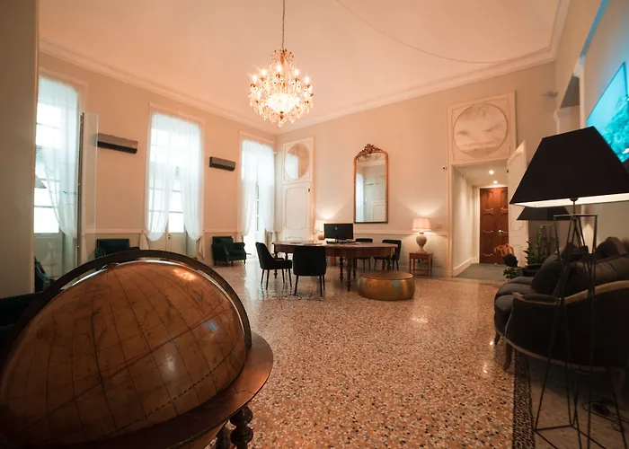 Royal Palace Hotel