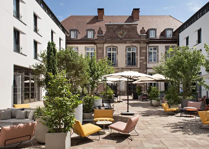 Hôtel LÉONOR the place to live