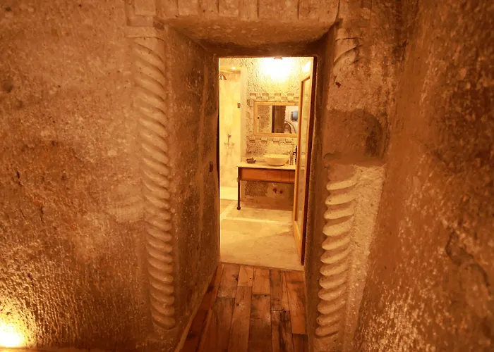 Sarnich Cave Suites