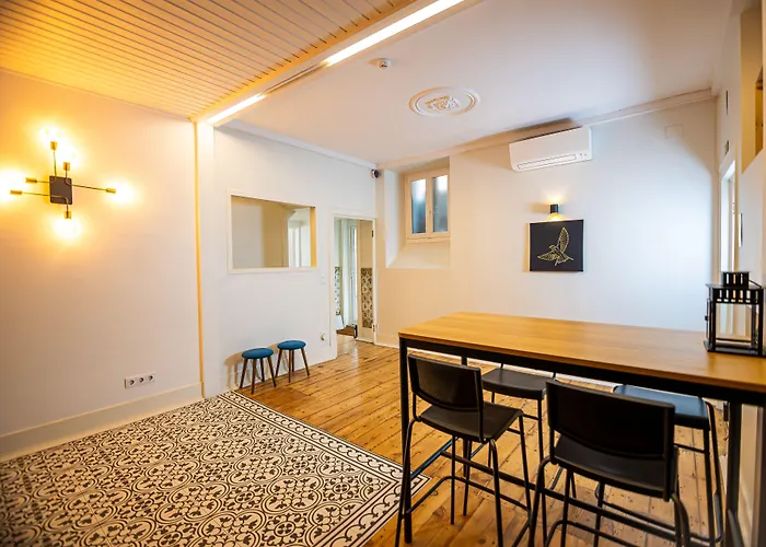 Vago Alcantara Suites