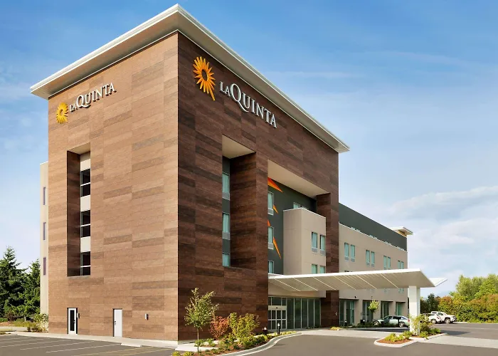 La Quinta Inn & Suites By Wyndham Burlington