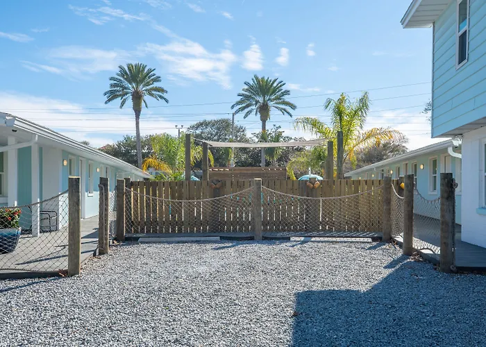 Salt Air Inn & Suites