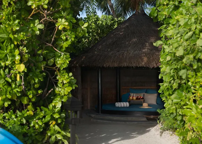 Hotel Naladhu Private Island Maldives