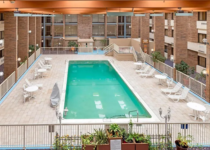 Clarion Hotel & Conference Center Lansing West