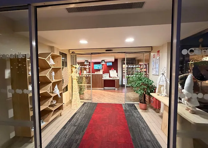 Campanile Villennes-Sur-Seine - Poissy - Hôtel rénové en 2024
