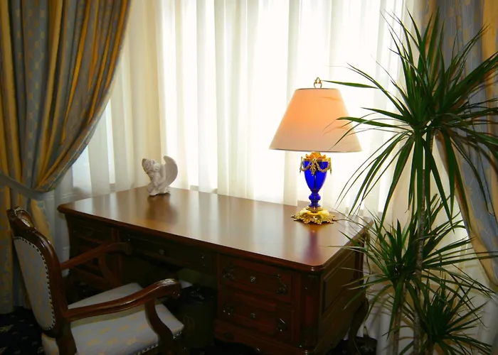 Grand Hotel London Warna