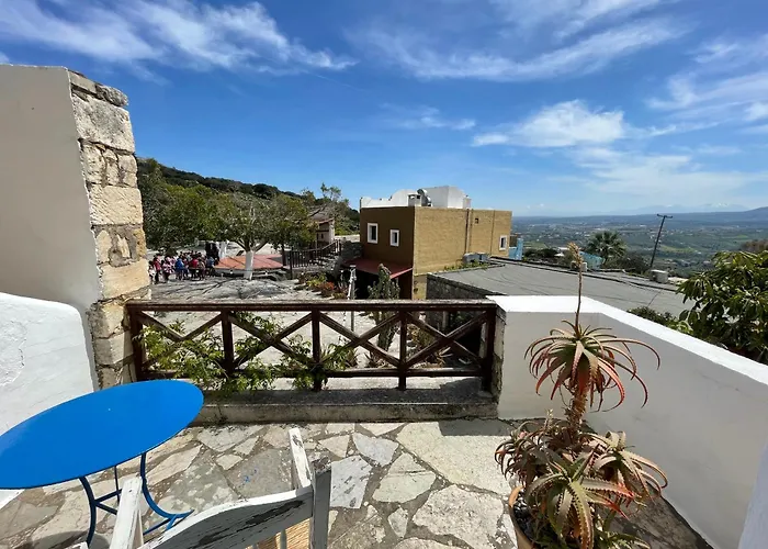 Arolithos Traditional Village Hotel