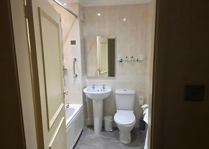 Oaklands Hall Hotel Grimsby