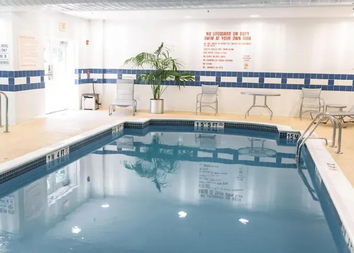 Holiday Inn Express Hotel & Suites Warwick-Providence Airport By Ihg