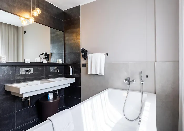 H2C Hotel Milanofiori