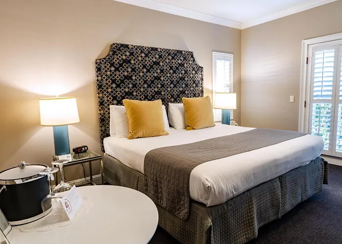 Bel Abri Napa Valley Inn