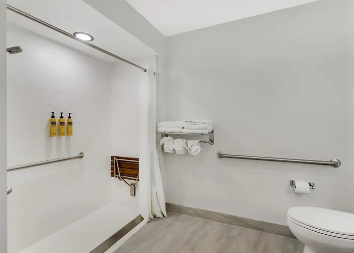 Best Western Plus First Coast Inn And Suites