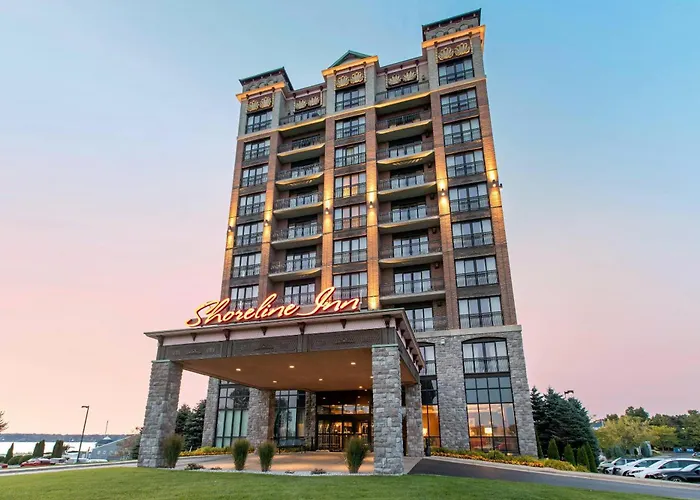 Shoreline Inn & Conference Center, An Ascend Collection Hotel