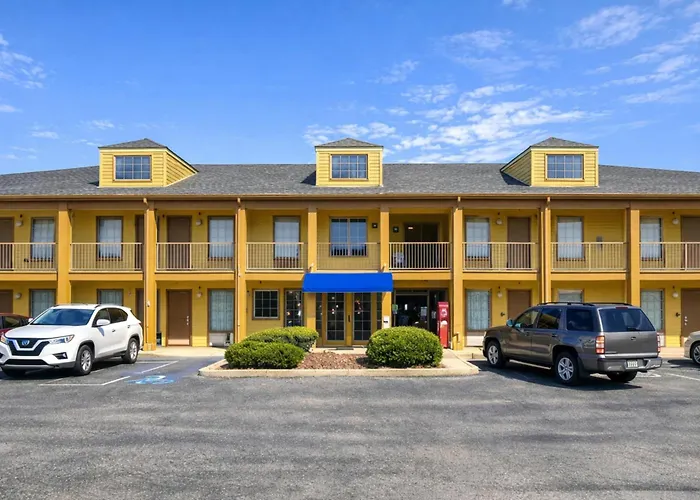 Bonita Lakes Inn By Capital O Meridian I20