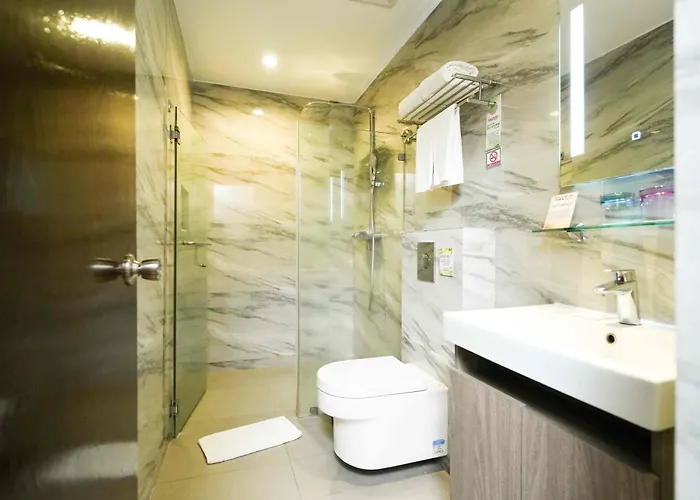 Court Meridian Hotel & Suites