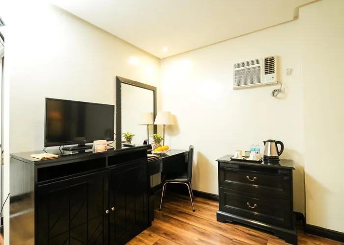 Court Meridian Hotel & Suites