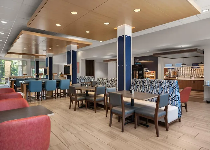 Holiday Inn Express Queensbury-Lake George Area By Ihg