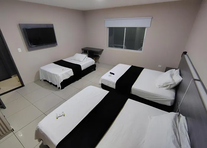 Hotel Doral Inn