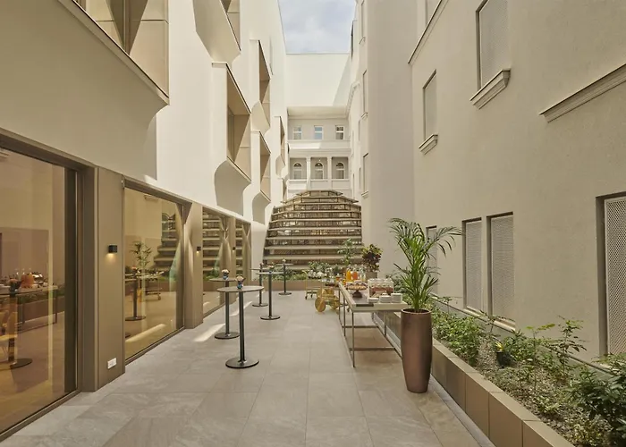 Parisi Udvar Hotel Budapest, Part Of Hyatt