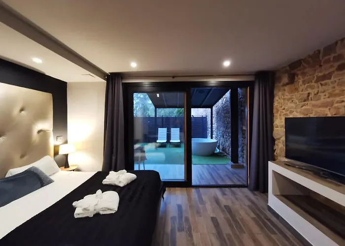 Suite 1907 Aviles