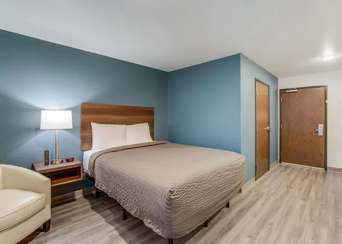 Woodspring Suites Novi Farmington