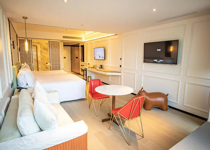 Yoho Treasure Island Hotel