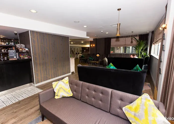 Ramada Hotel & Suites By Wyndham Coventry